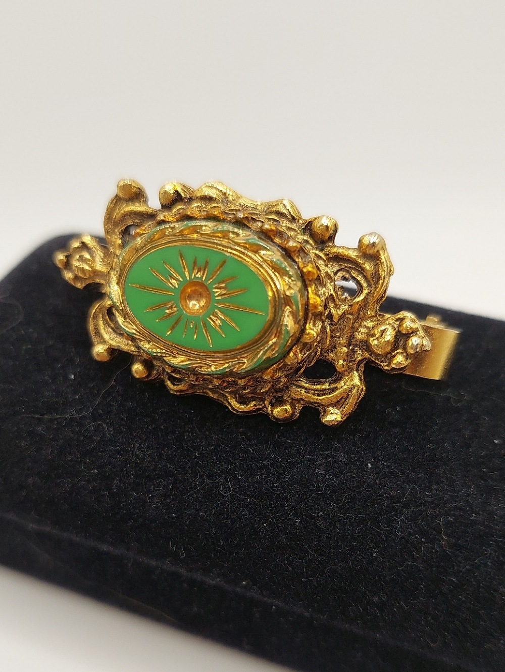 Scarf Clip Ornate Vintage Green Sunburst Enamel Accents